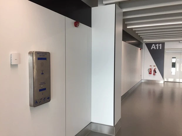 Manchesteri lennujaama projekti paigaldati sisseehitatud IP-kaameraga J&R SOS...